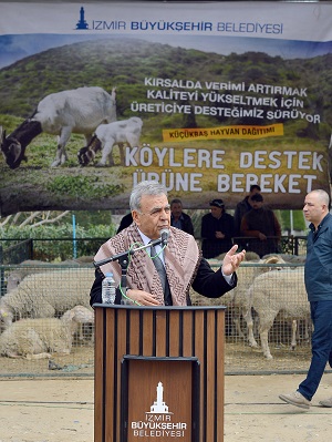 İzmir Büyükşehir Belediye Başkanı Aziz Kocaoğlu