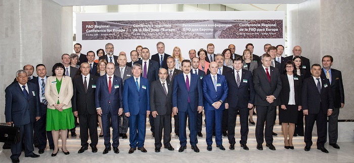 04 May 2016, Antalya Turkey - FAO Director-General José Graziano da Silva and H.E. Faruk Çelik Minister of Food, Agricolture and Livestock Republic of Turkey pose with all Delegates for a group photo of 30th FAO Regional Conference for Europe.