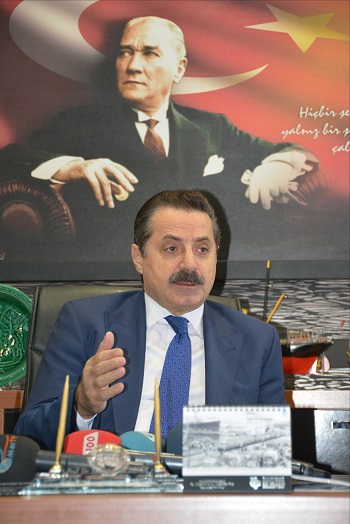 Gıda, Tarım ve Hayvancılık Bakanı Faruk Çelik, Bandırma Onyedi Eylül Üniversitesini ziyaretinde, bir konuşma yaptı. ( İlkan Toprak - Anadolu Ajansı